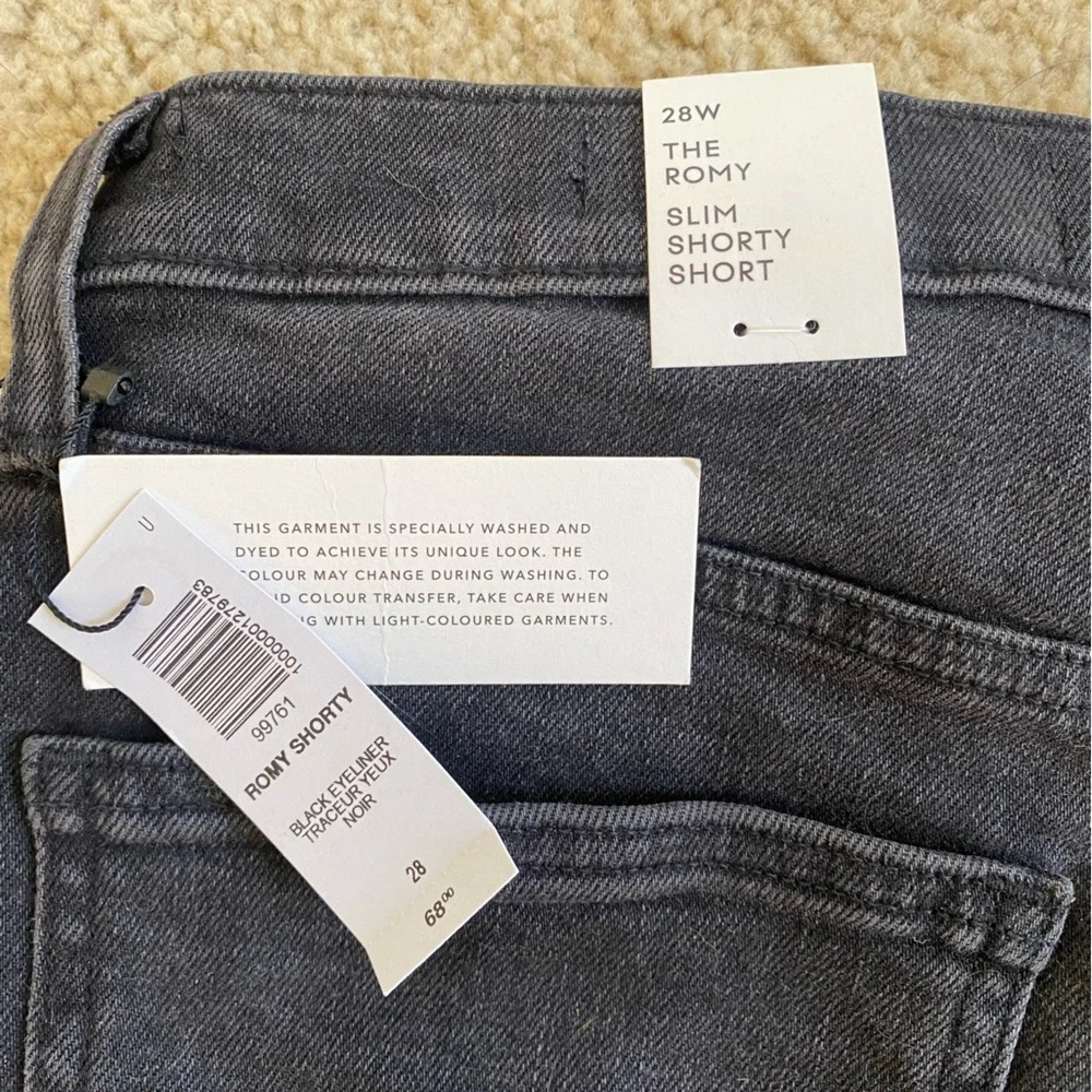 Aritzia Denim Forum The Romy Short - Picture 4 of 5